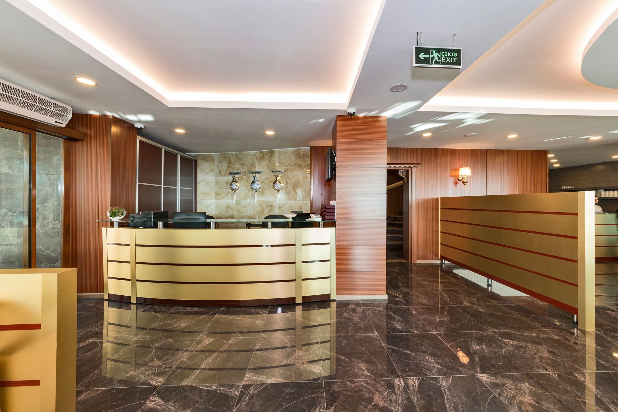Cevheris Hotel