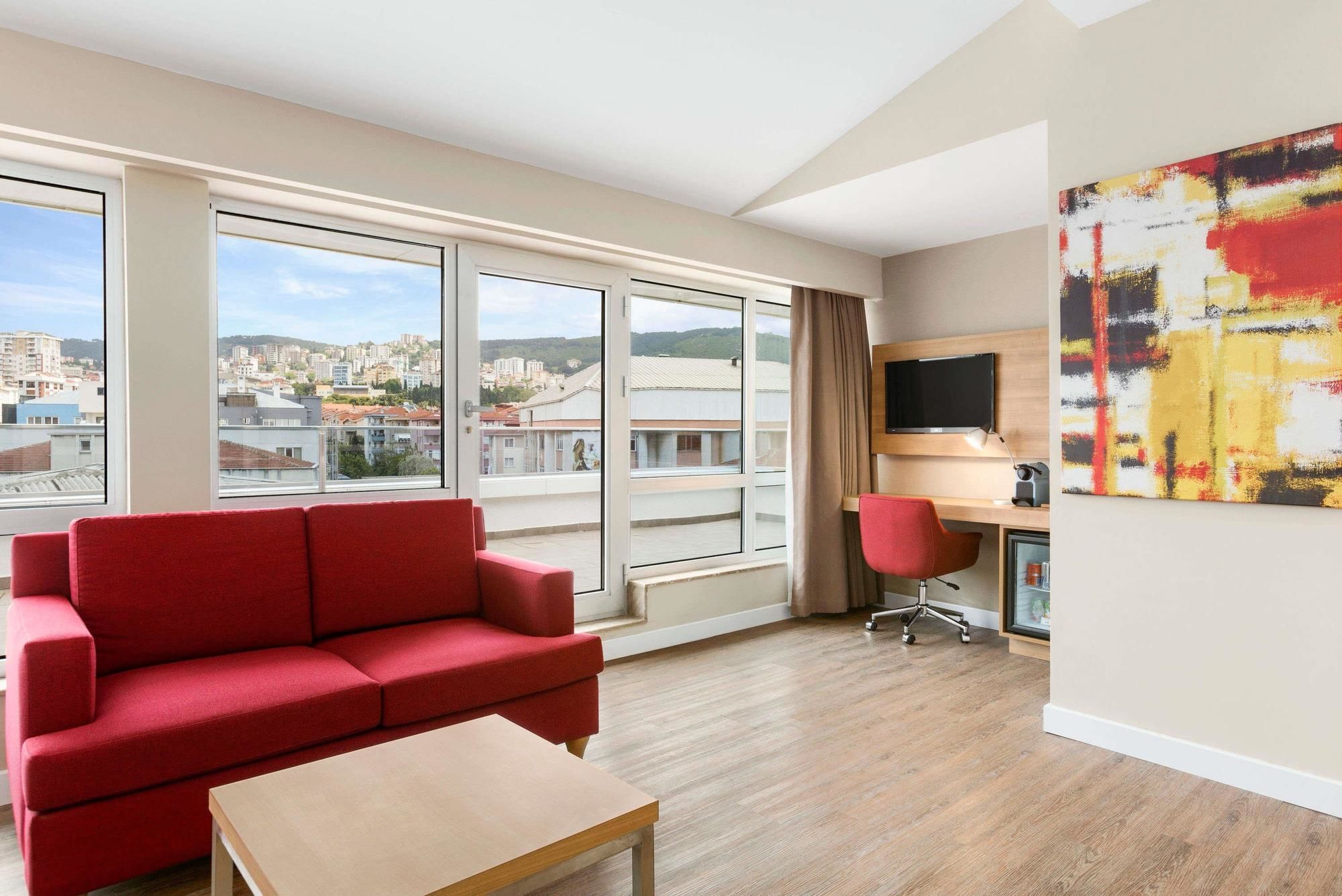Hotel Ramada Encore Kartal