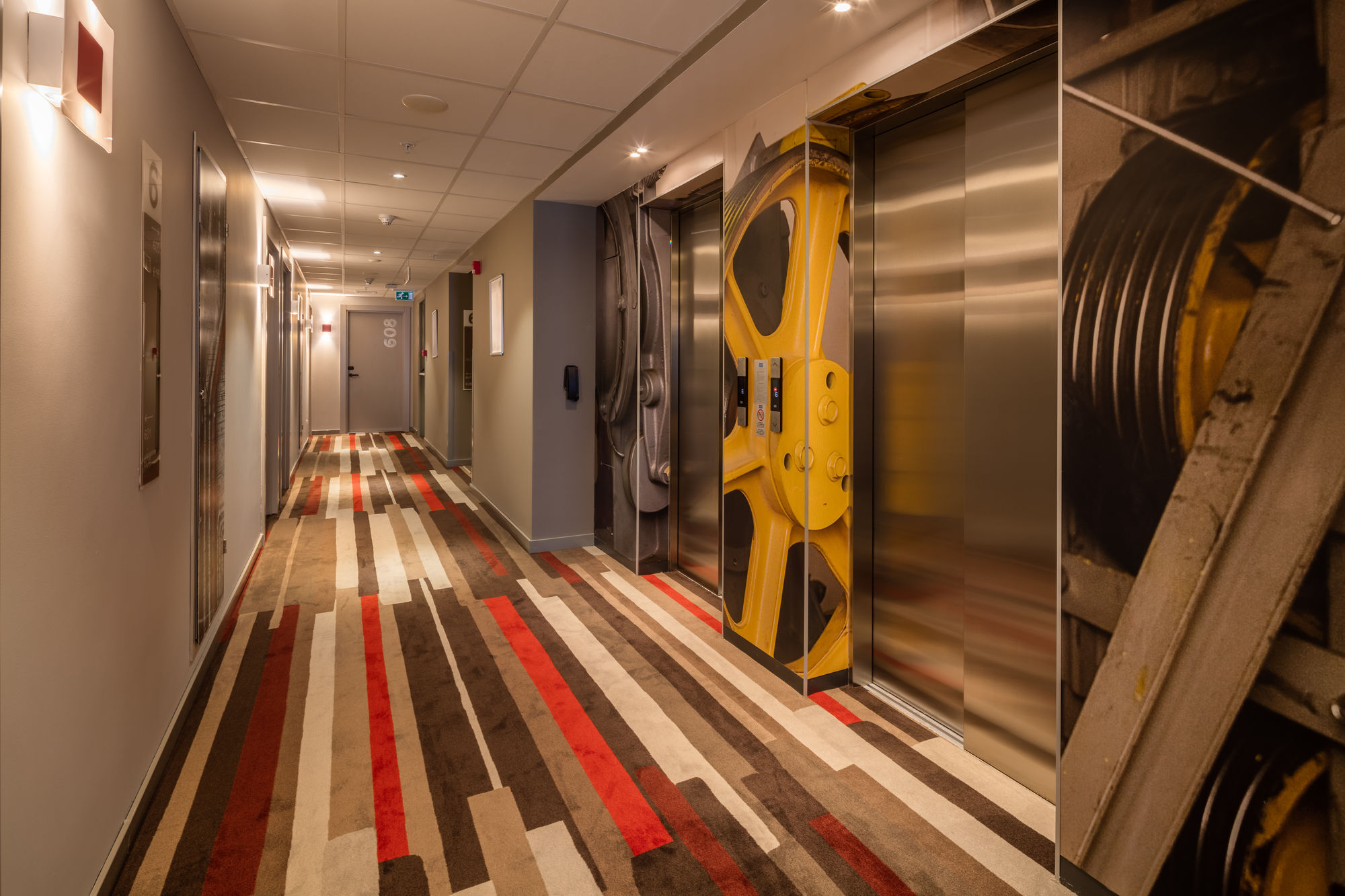 Ibis West 3*