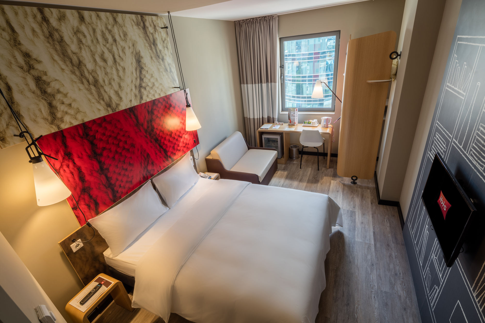 Ibis West Hotel 3*