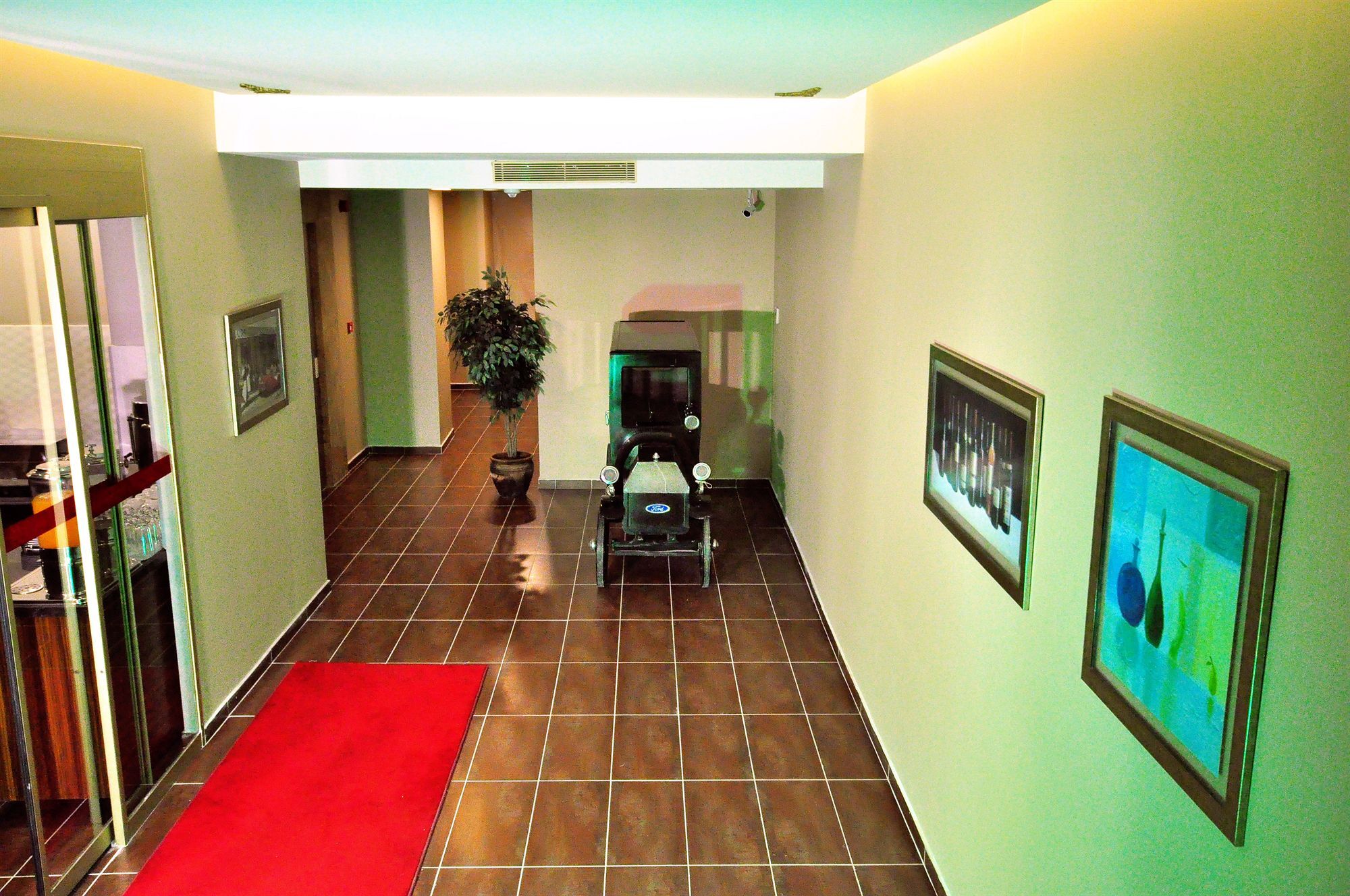 Hotel Osaka Airport 3*