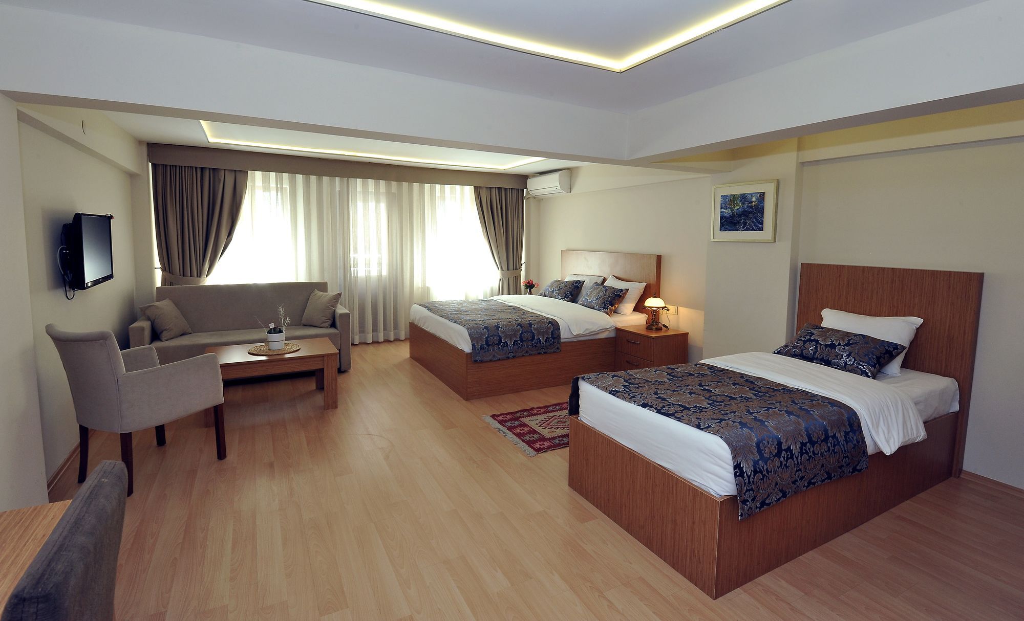 Aiza Aparthotel 2*
