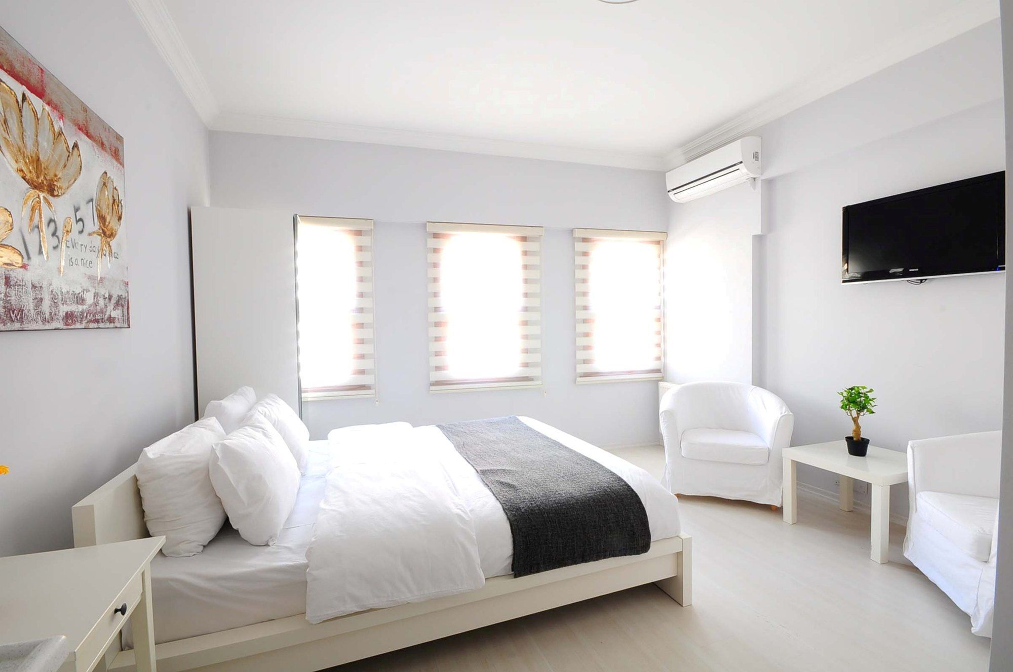 Ada Aparthotel