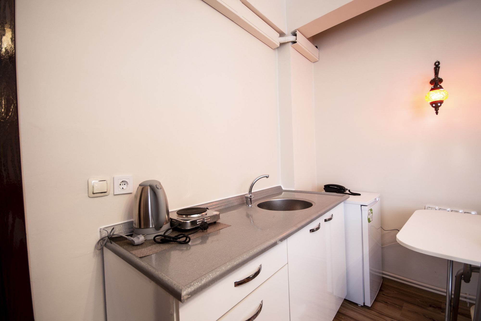 White Pearl Apartment *