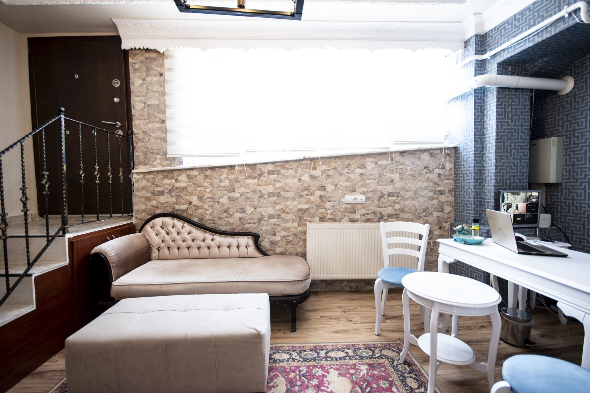 White Pearl Apartment *