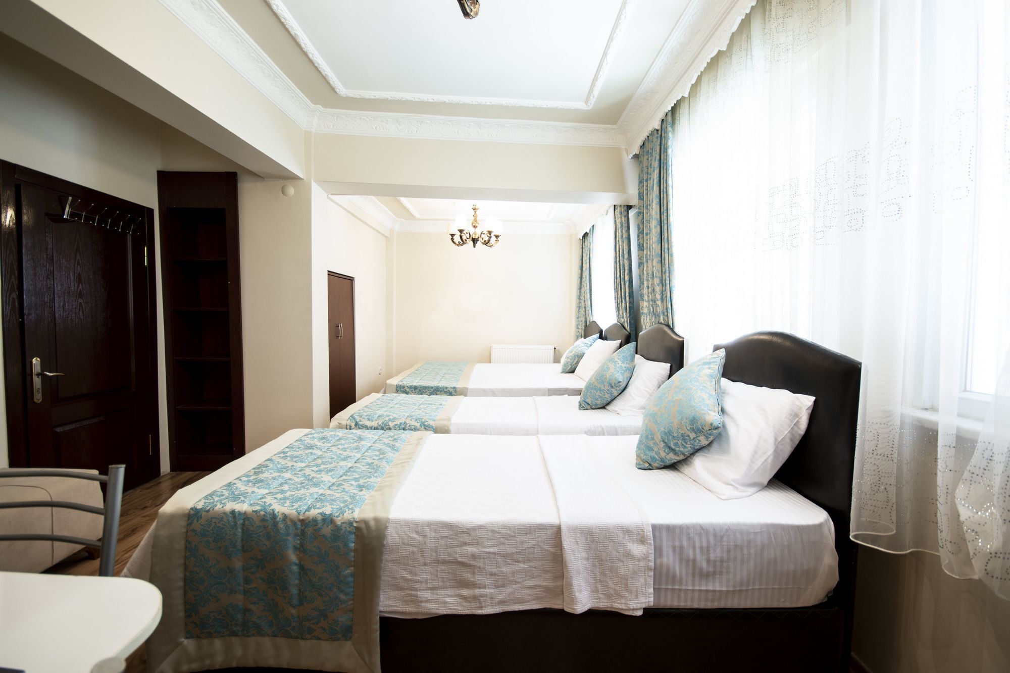 White Pearl Apartment *