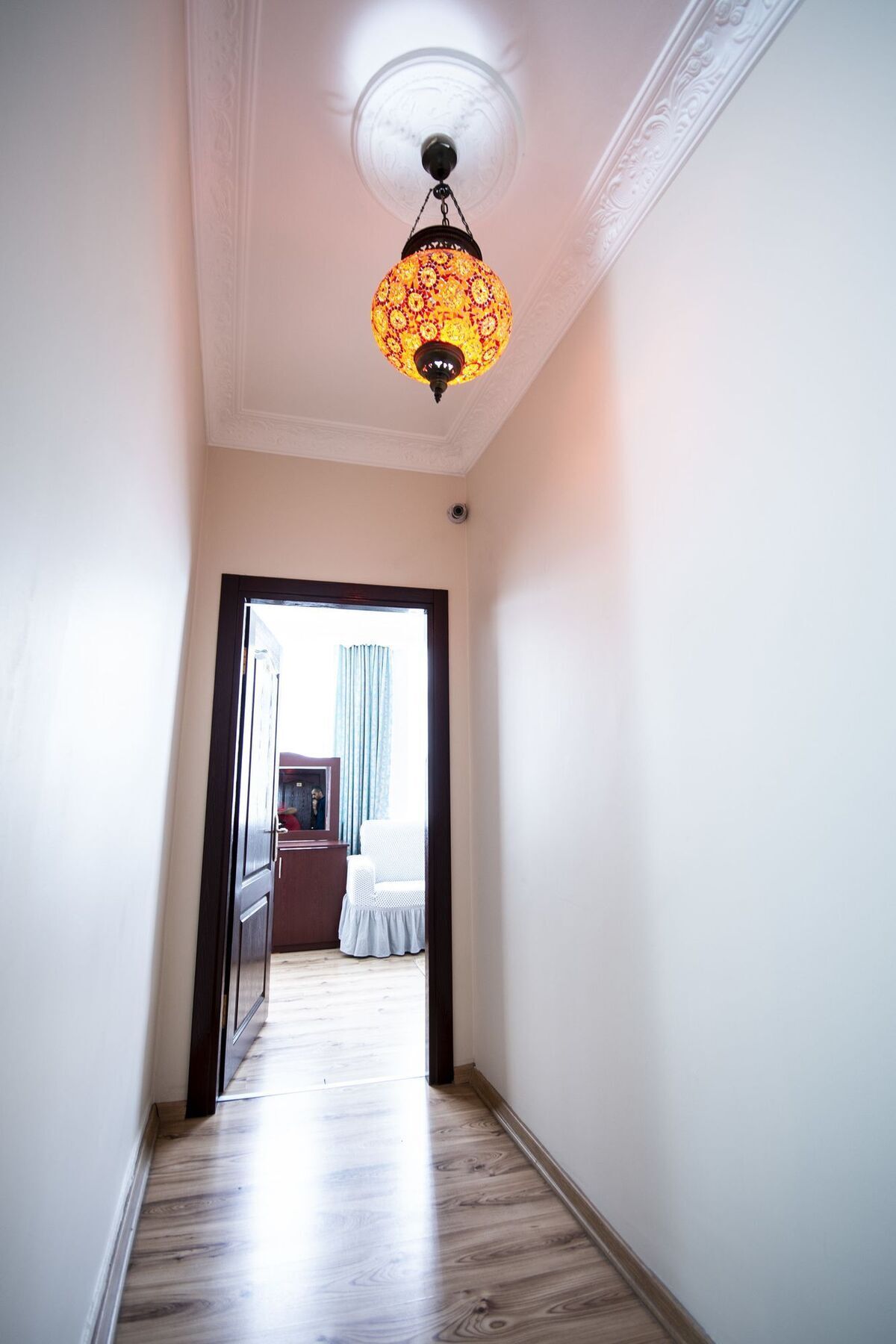 White Pearl Apartment
