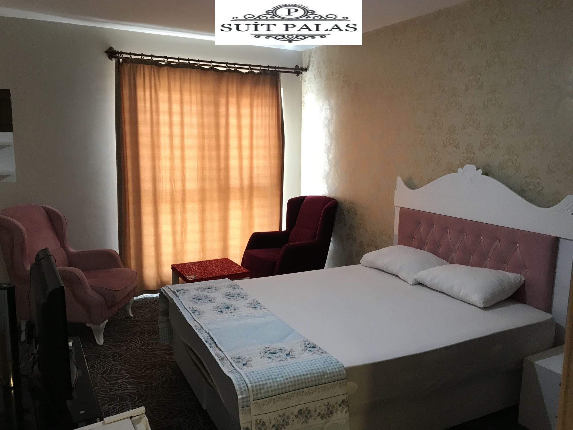 Aparthotel Suit Palas