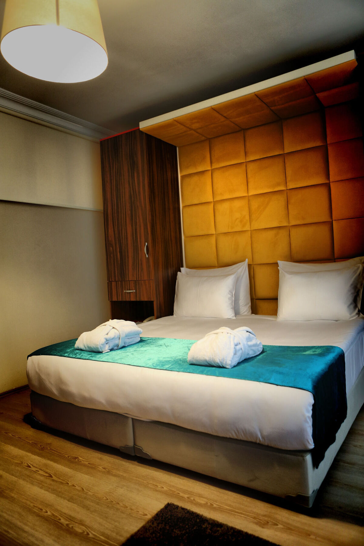 The Corner Palace Aparthotel