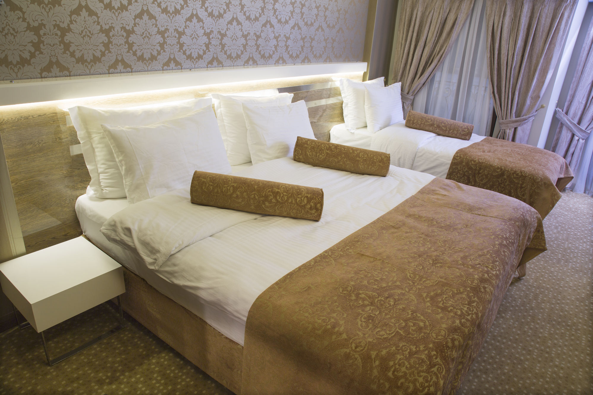 Golden Rain Old Hotel 4*