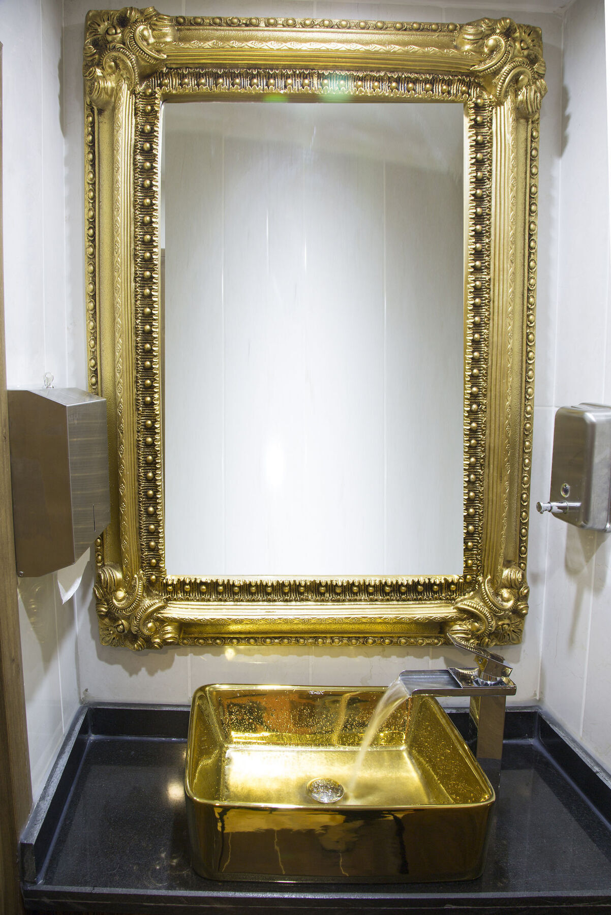 Golden Rain Old Hotel 4*