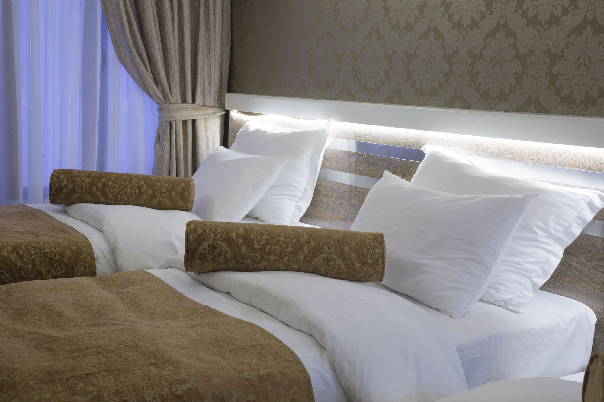 Golden Rain Old Hotel 4*