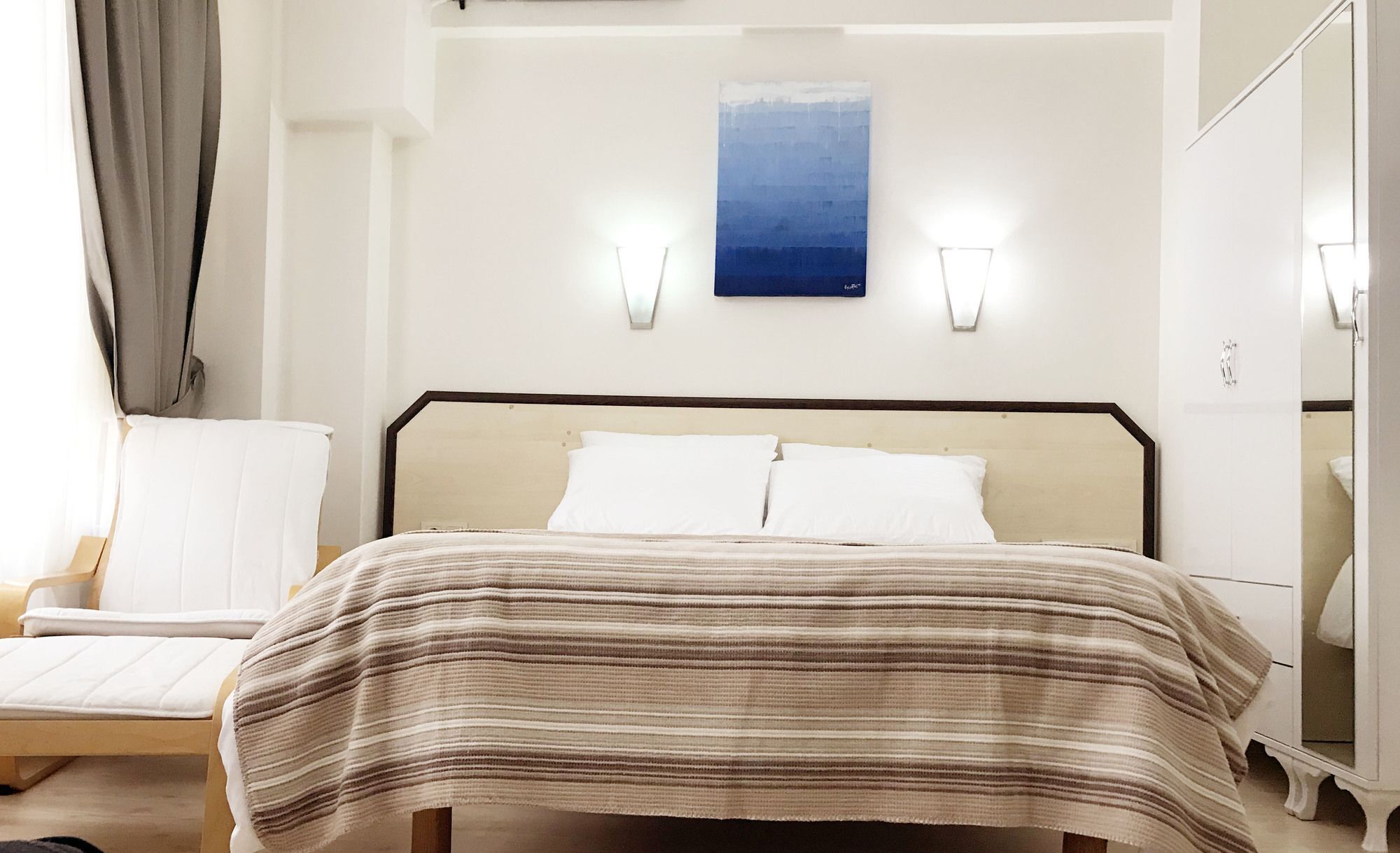 S Apartment