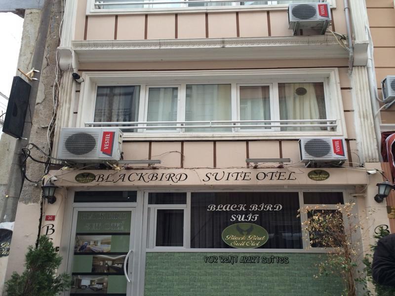 Black Bird Apartment