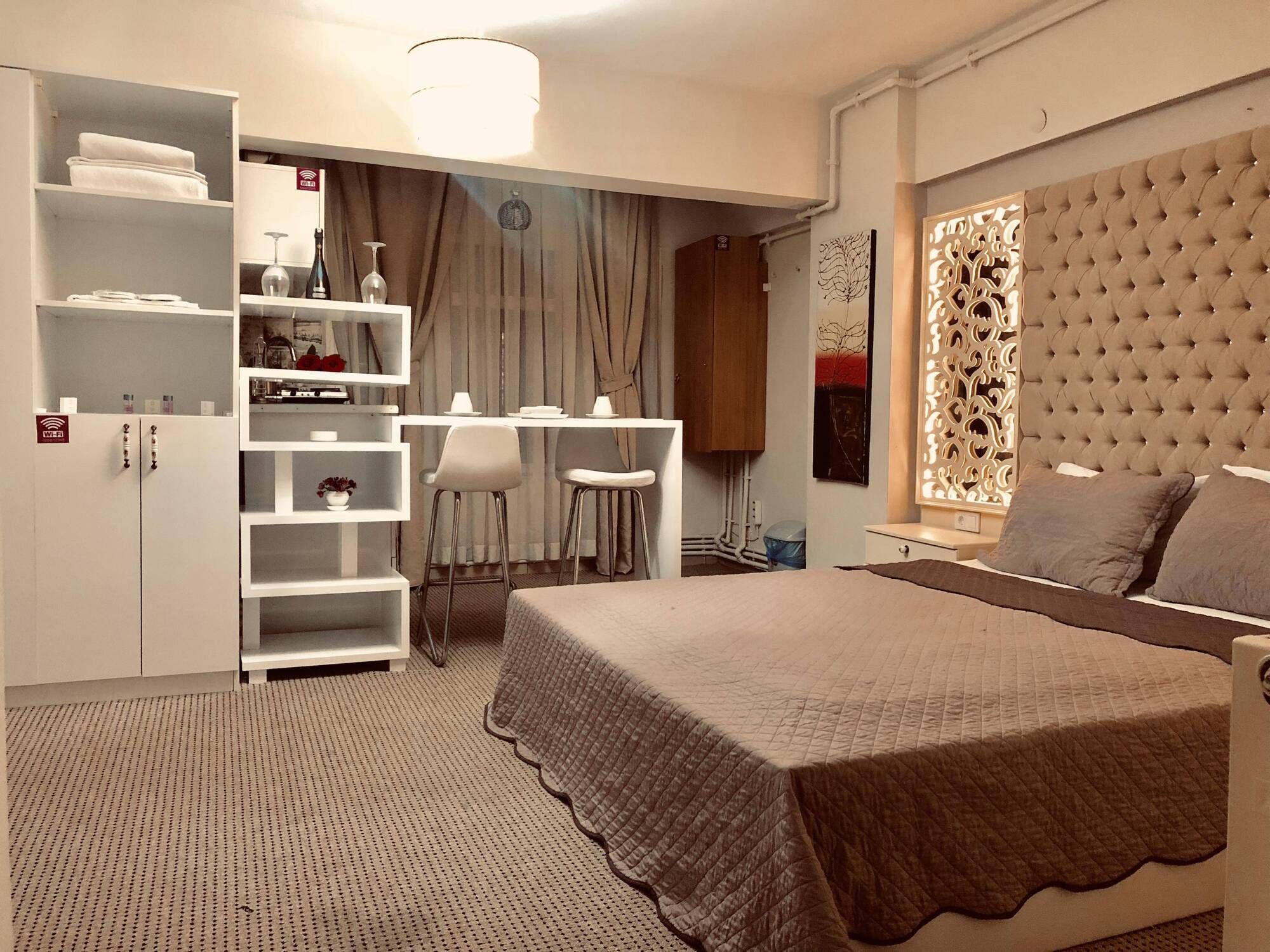 Lizzia Butik 3*