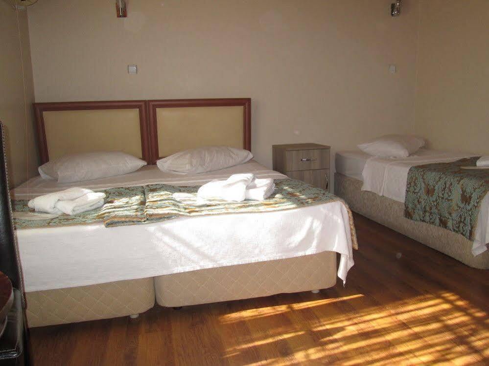 Hotel La Maison Bleue 3*