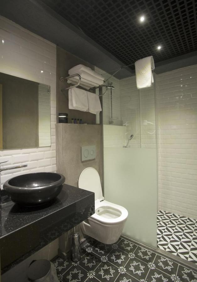 Red Stone Hotel 3*