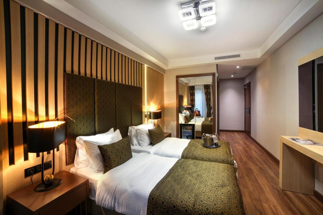 Pell Palace & Hotel 2*