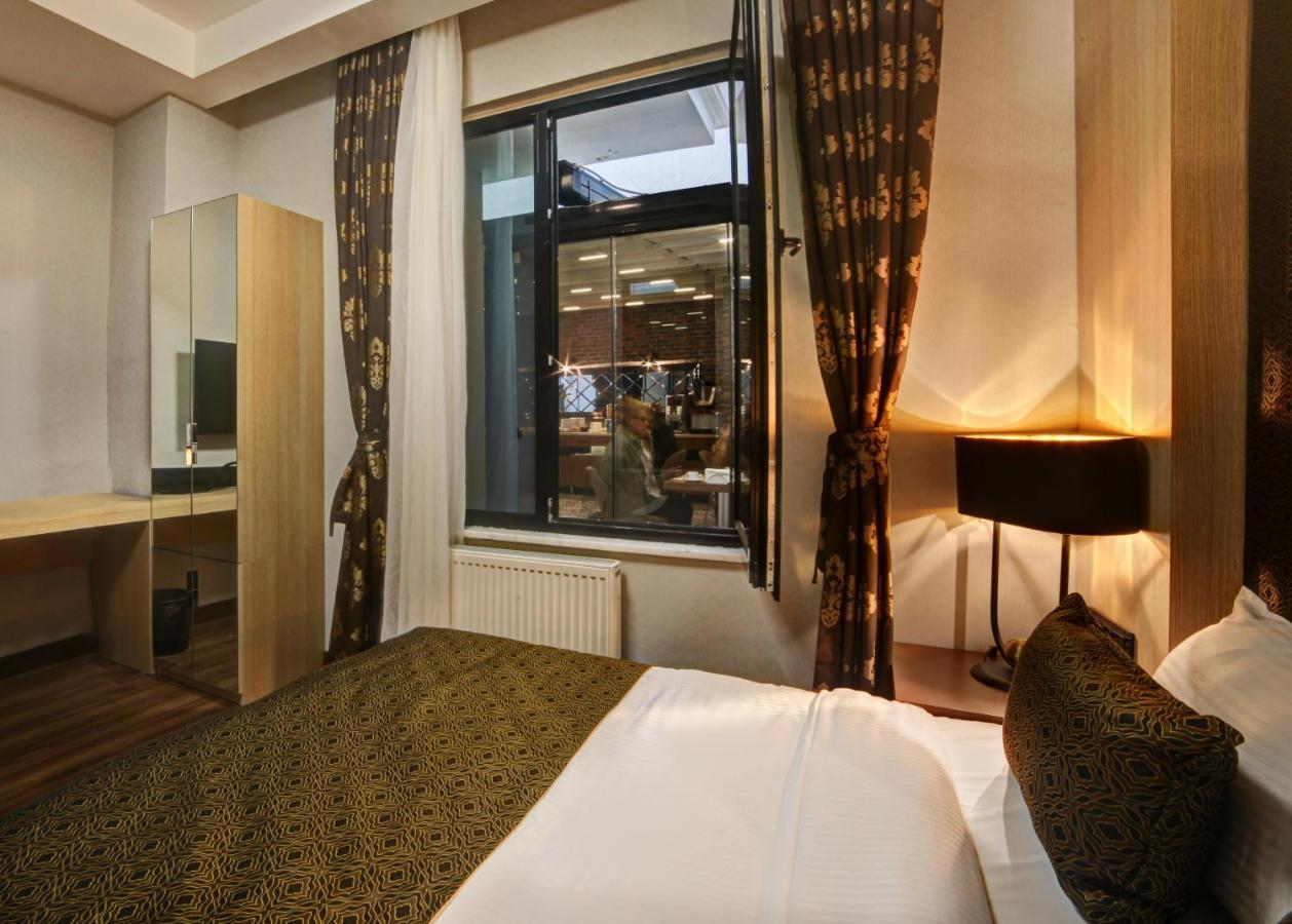 Pell Palace & 2*