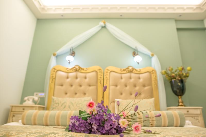 Elegance Hotel 3*