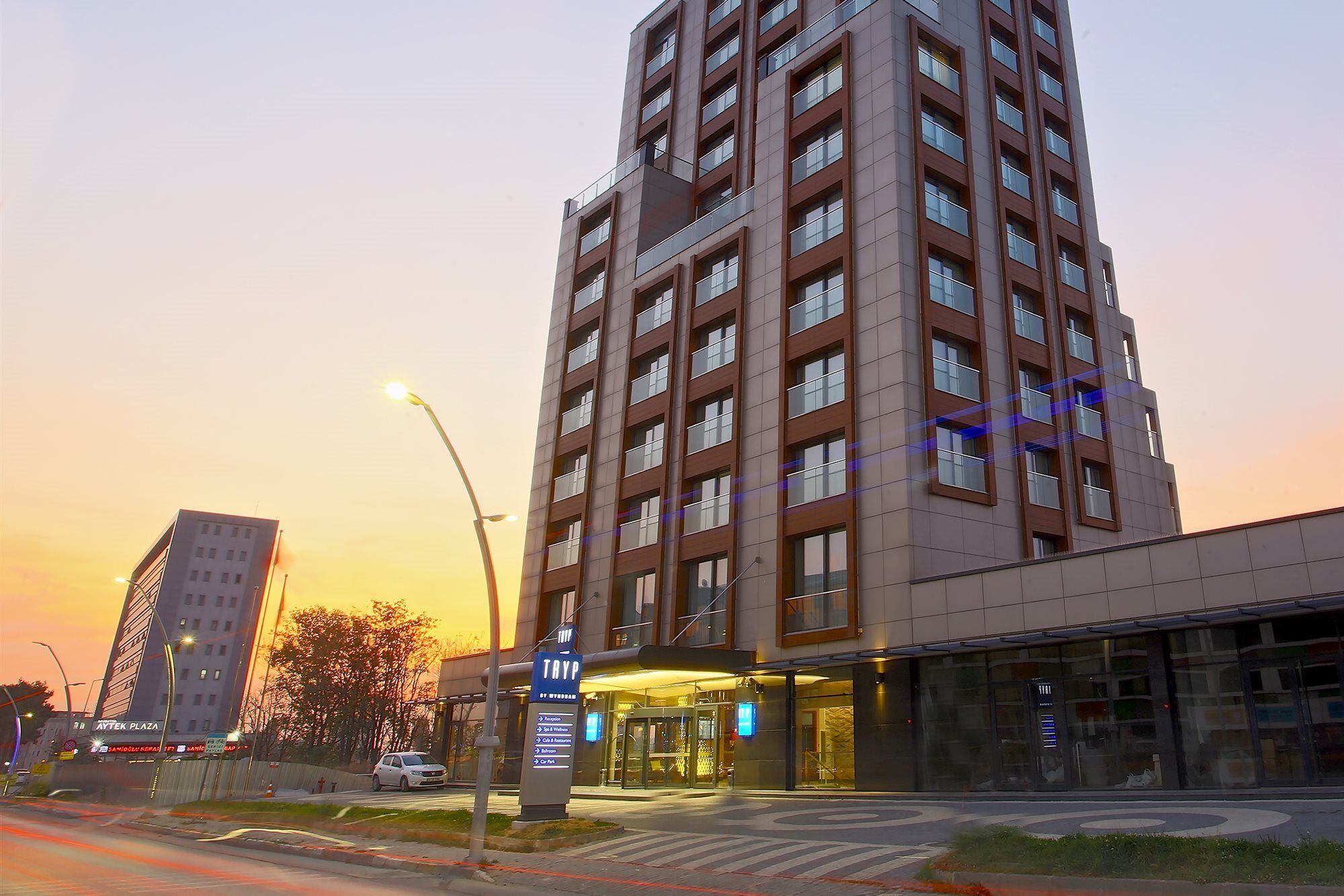 Tryp By Wyndham Topkapi Hotel 4*
