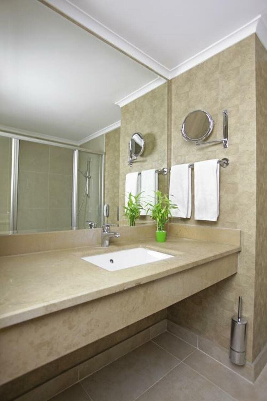 Wow Airport Hotel Hotel