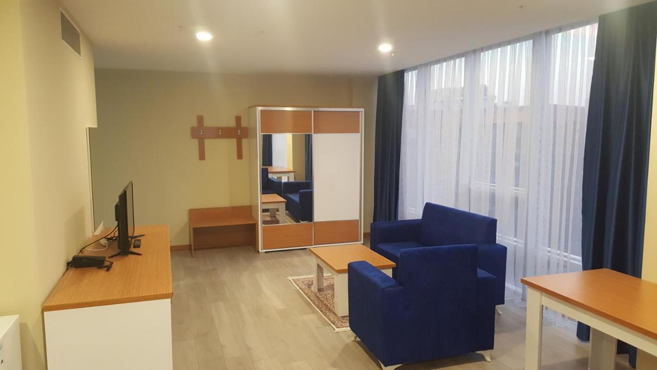 Skyblue Aparthotel