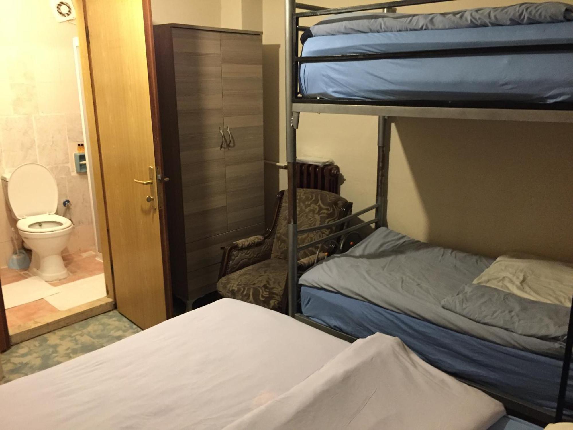 Paris Otel