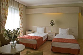 Hotel Express Elite Kucukyali 4*