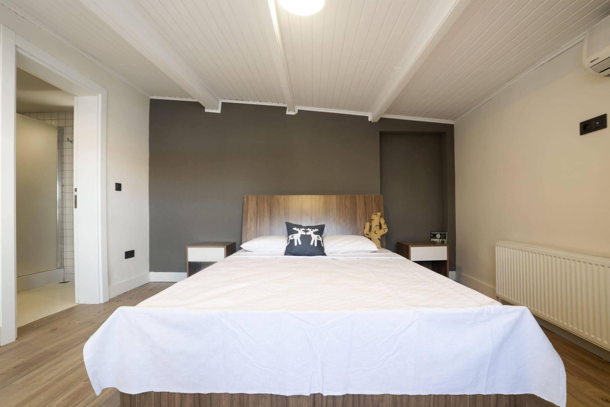 Moda Drei Hostel *