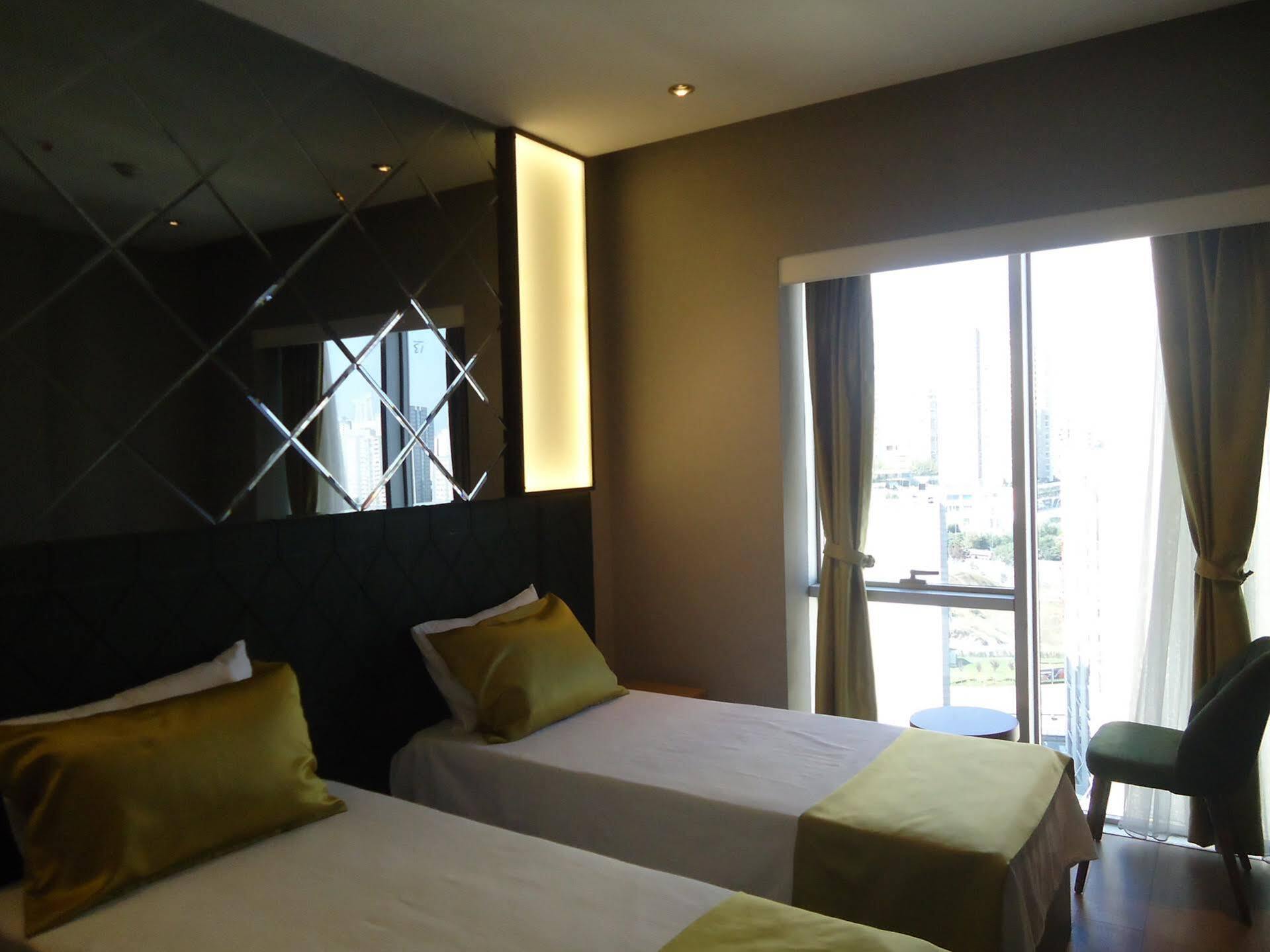 Atacity 3*