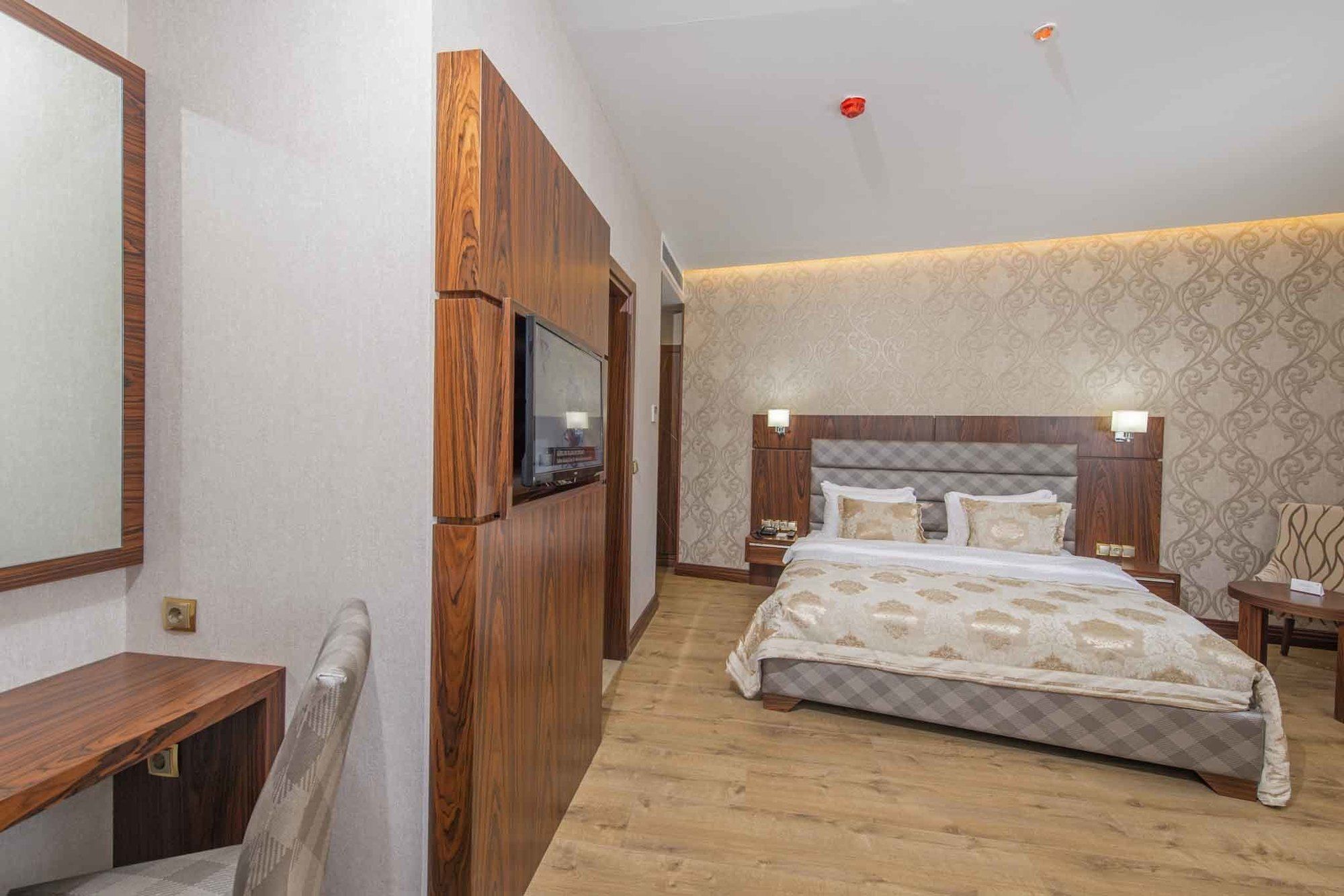 Midmar Deluxe Hotel