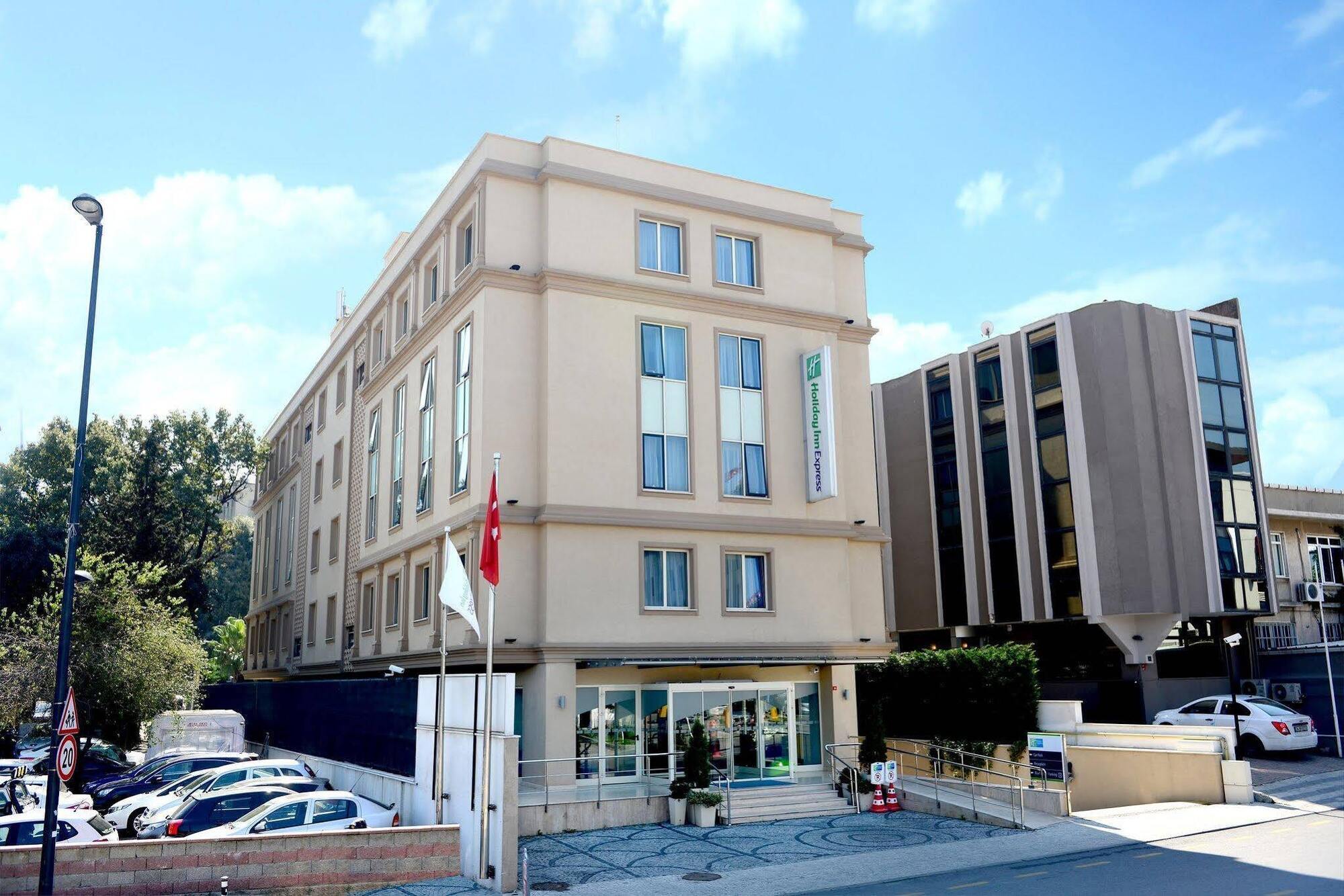 Express Istanbul-altunizade By Ihg 3* Istanbul