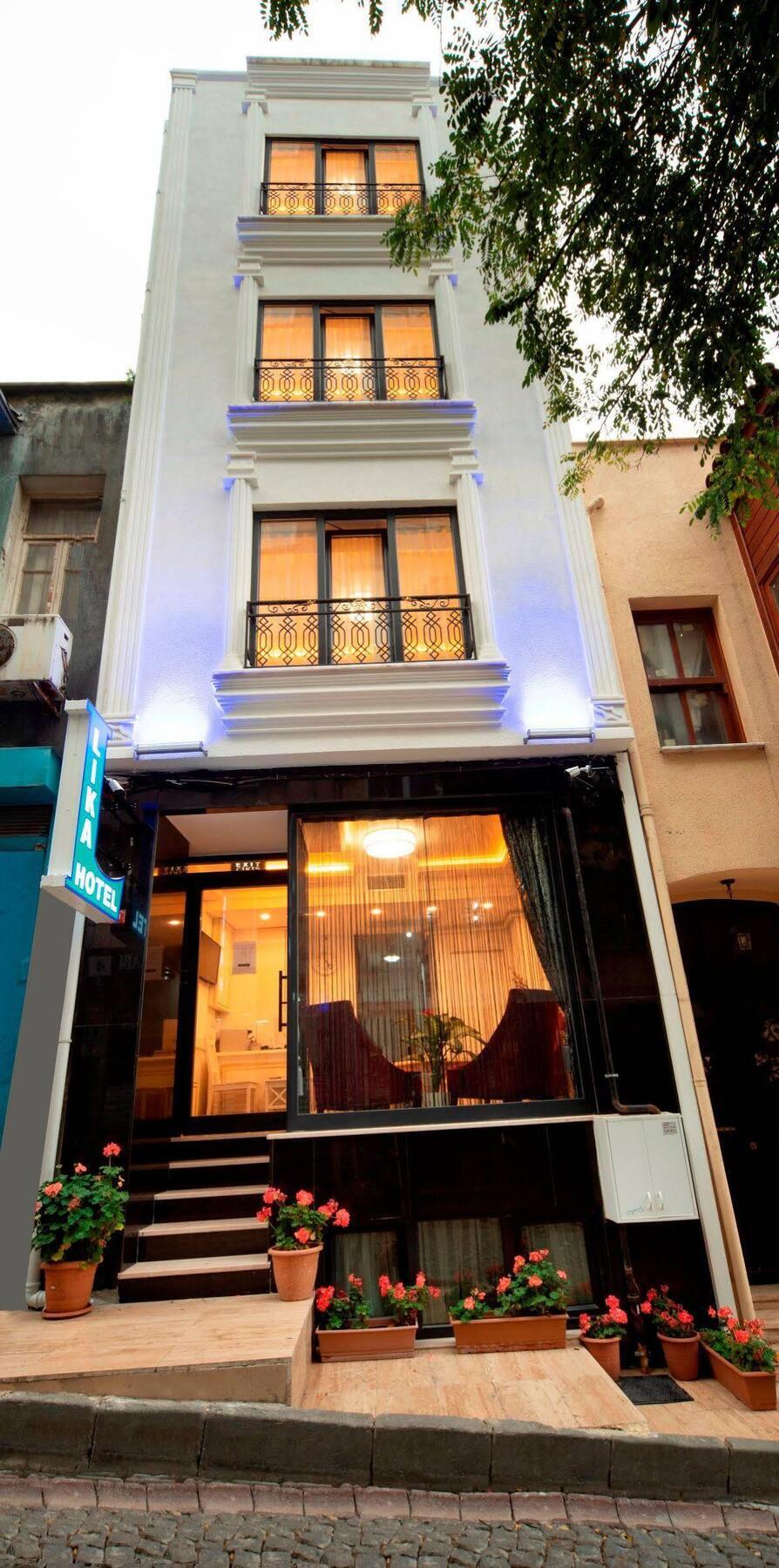 Otel Lika 2*