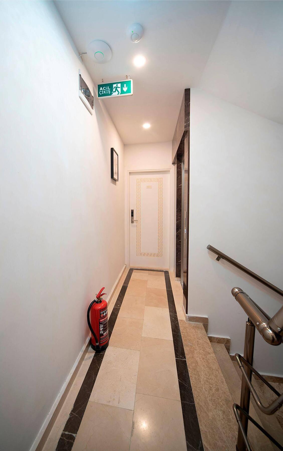 Otel Lika 2*