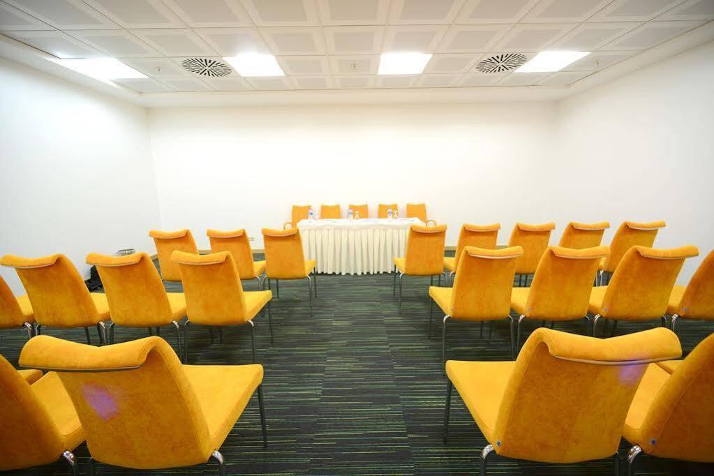 Express Istanbul-altunizade By Ihg Hotel