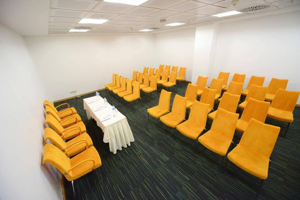 Express Istanbul-altunizade By Ihg Hotel