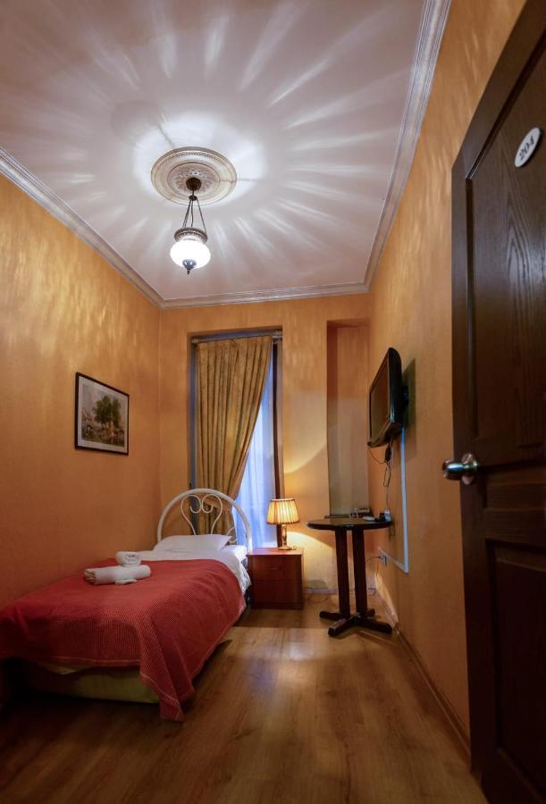 Irish 2* Istanbul