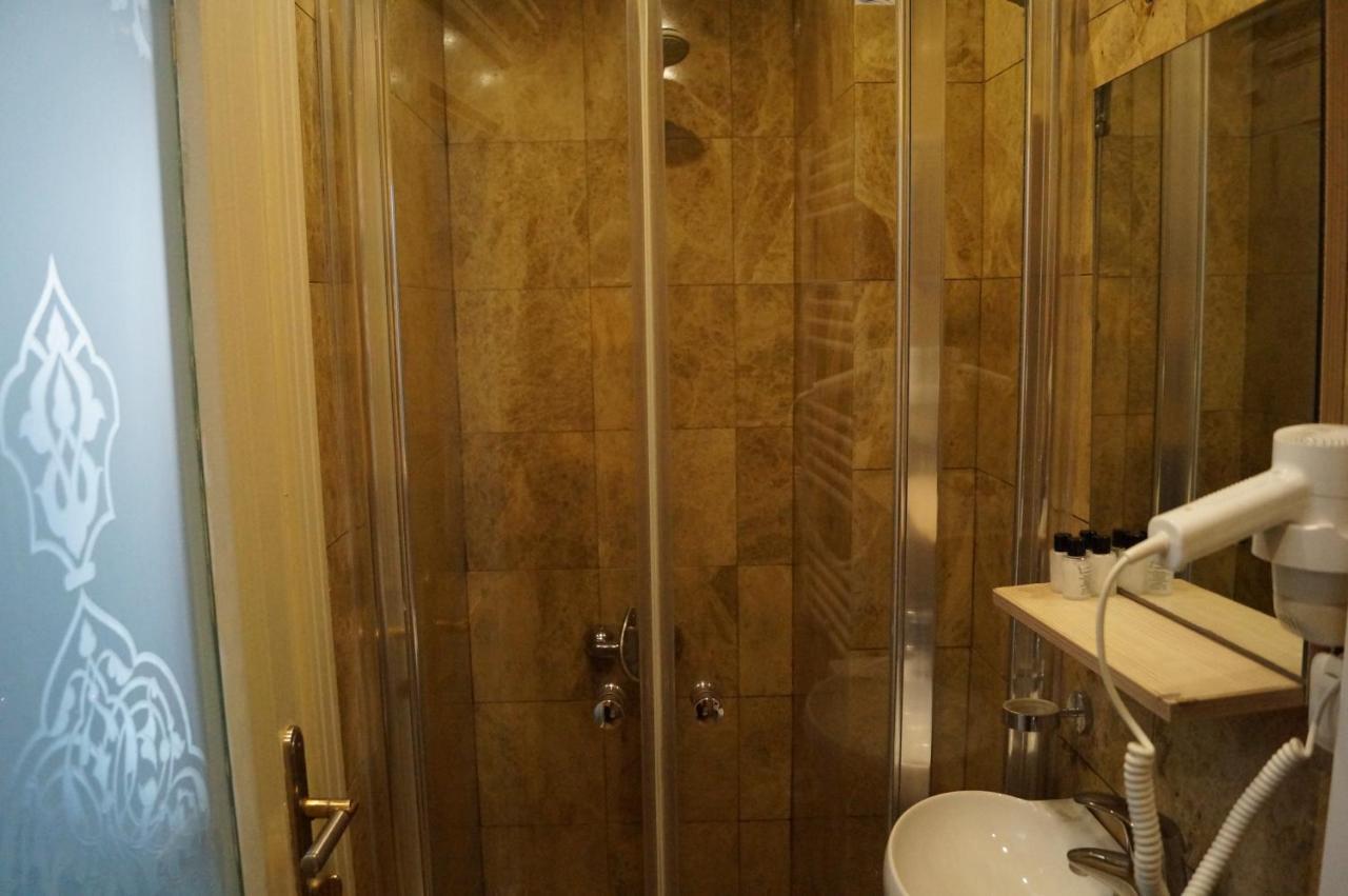 Hotel La Petite Maison 3*