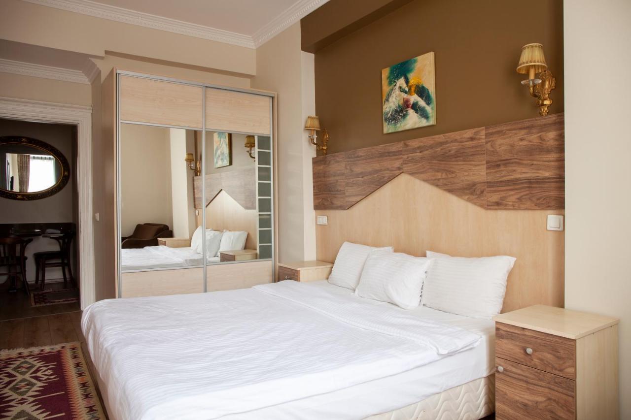 Sheriff Royal Aparthotel 2*