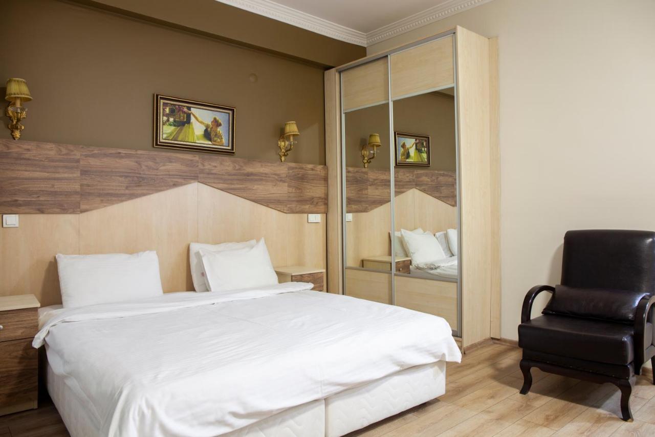 Sheriff Royal Aparthotel