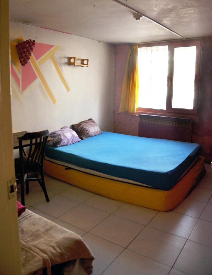 Neverland Hostel *