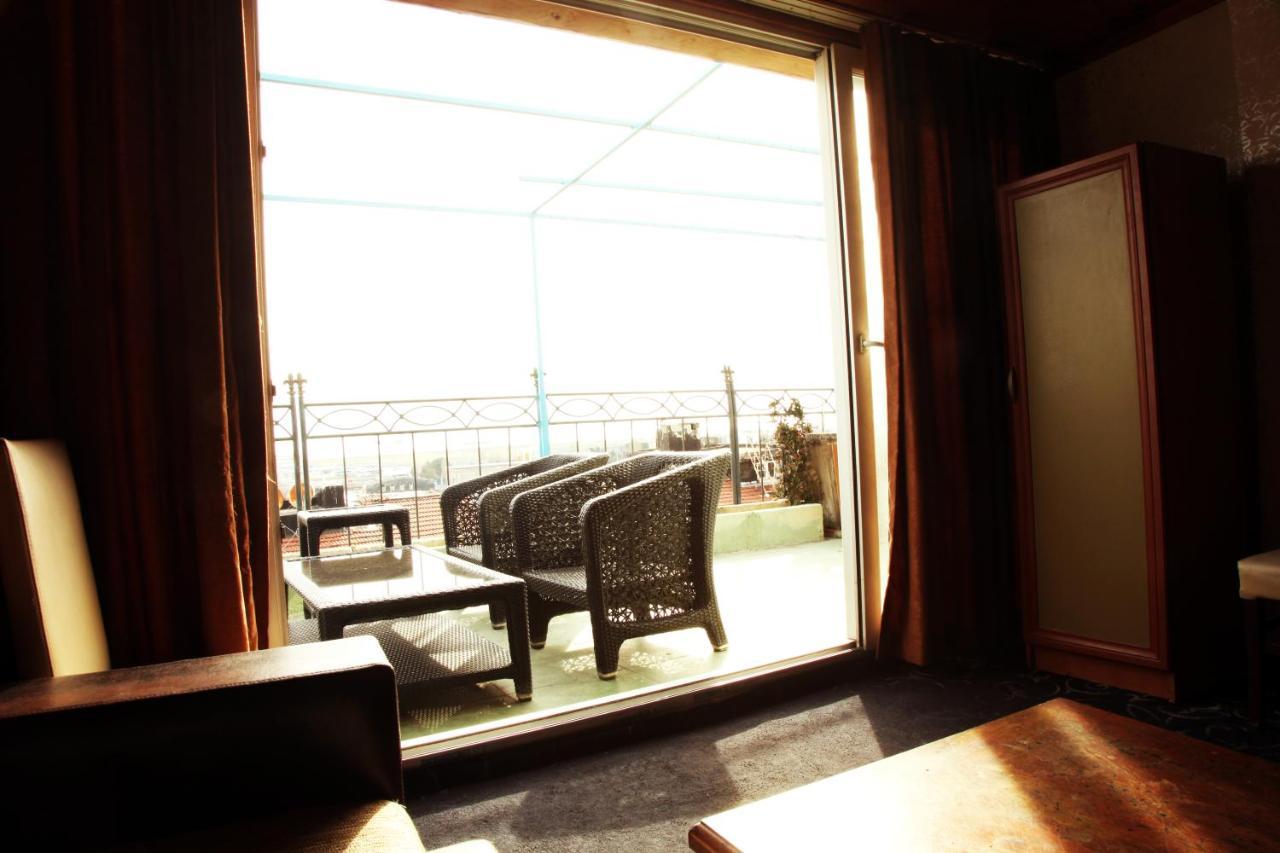 Life Hotel