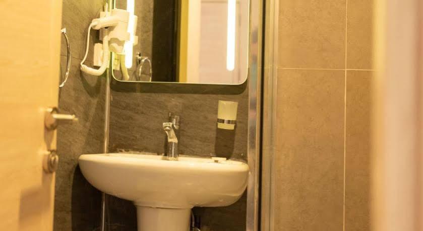 Hotel The Laila 3*