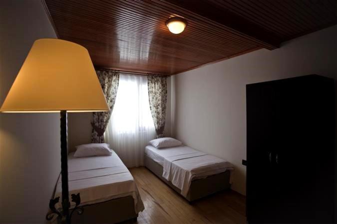 Wooden House Hostel *
