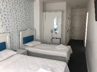 Lancelot Hotel 3*