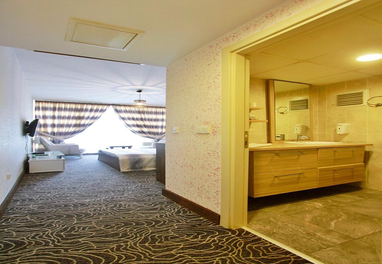 Red House Vip Apartmant Suites 3*
