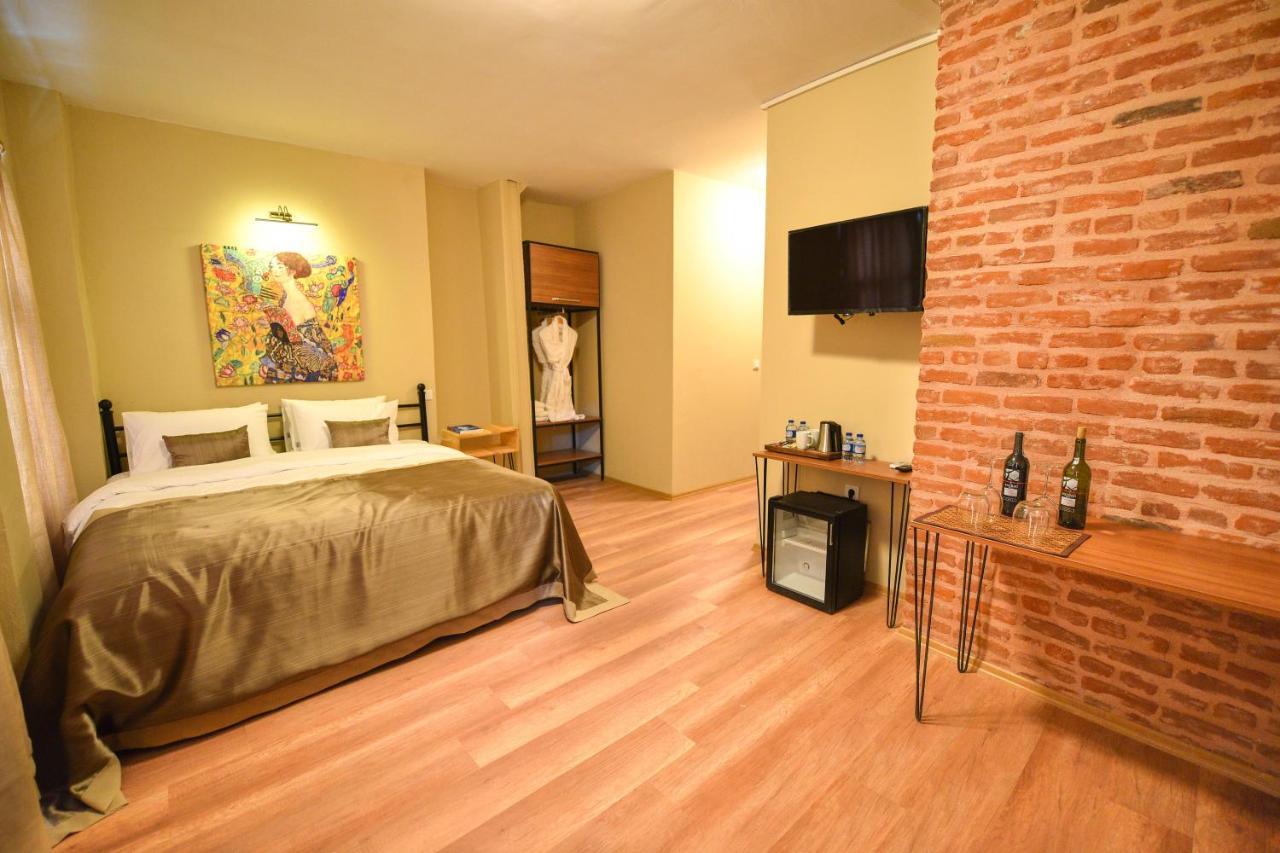Hotel Maravilloso Pera 2*