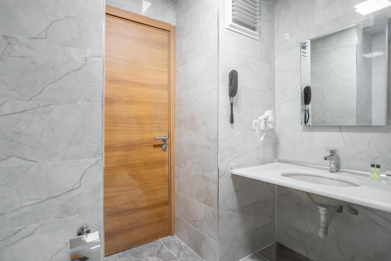 Carlton Old Hotel 4*