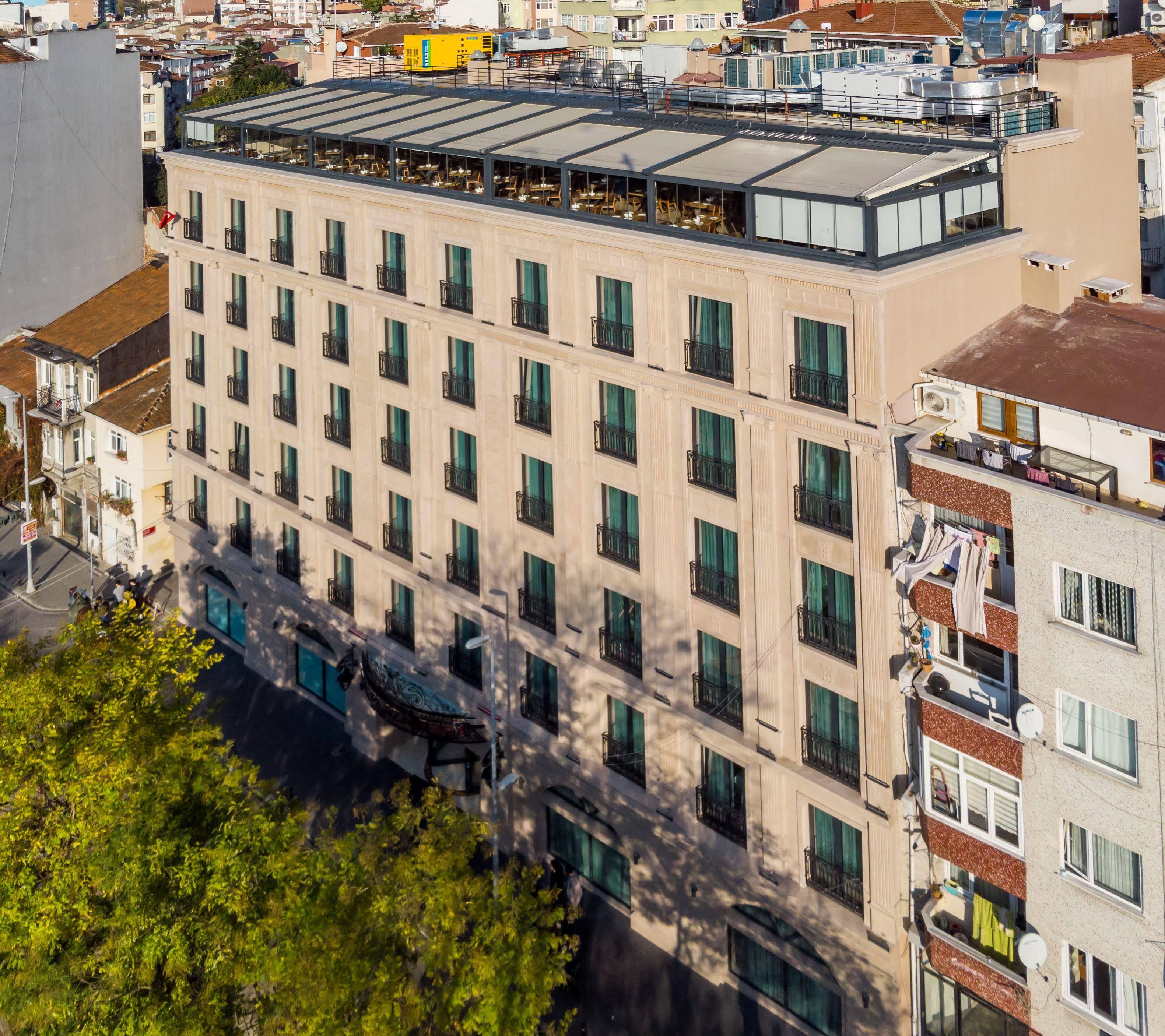 Nova Plaza Pera 4*